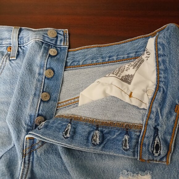 Levis 501 Original Jean Shorts Size 8 Cut Offs Button Fly High Rise Distressed - Picture 6 of 8